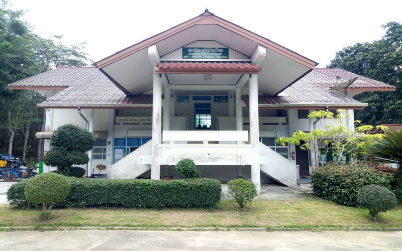 บ้านน้ำตก